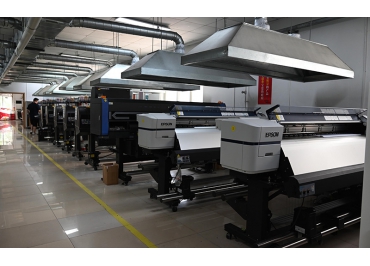 日本愛(ài)普生高精度寫(xiě)真噴繪機(jī)10臺(tái)（現(xiàn)場(chǎng)實(shí)景）