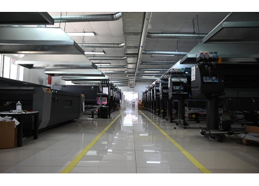 美國(guó)惠普高精度寫(xiě)真噴繪機(jī)20臺(tái)（現(xiàn)場(chǎng)實(shí)景）